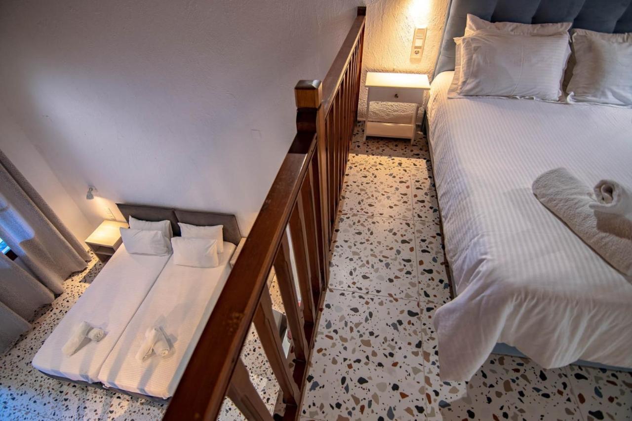Elizabeth Studios Platanias  Luaran gambar
